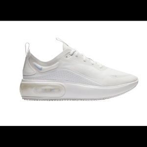 NWOT NIKE AIR MAX DIA